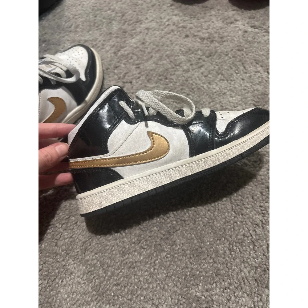 Nike Kids Air Jordan 1 Mid SE Toddler Shoes Size 13.5 Black Gold‎ White Sneakers